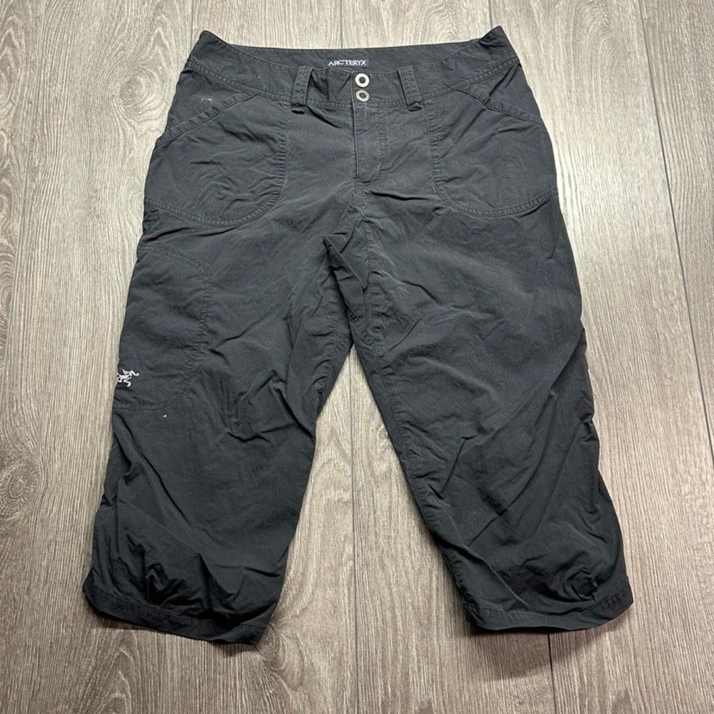 Arcteryx Womens Black Hiking Capri Pants Size 6 Outdoor Trekking Cropped